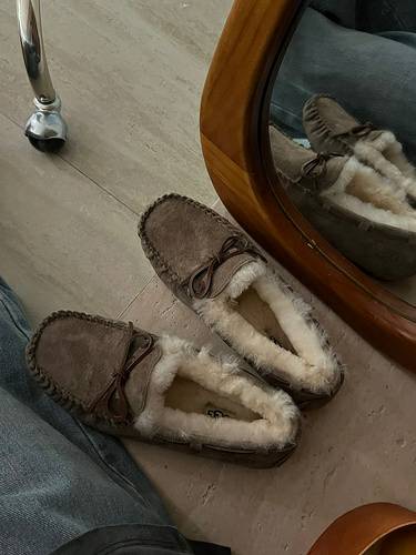 Picture of UGG Shoes Women _SKUfw145789301fw